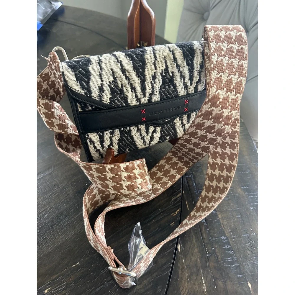 Lucky Brand Ikat Crossbody Wallet Bag Woven Black Cream Boho Adjustable Strap